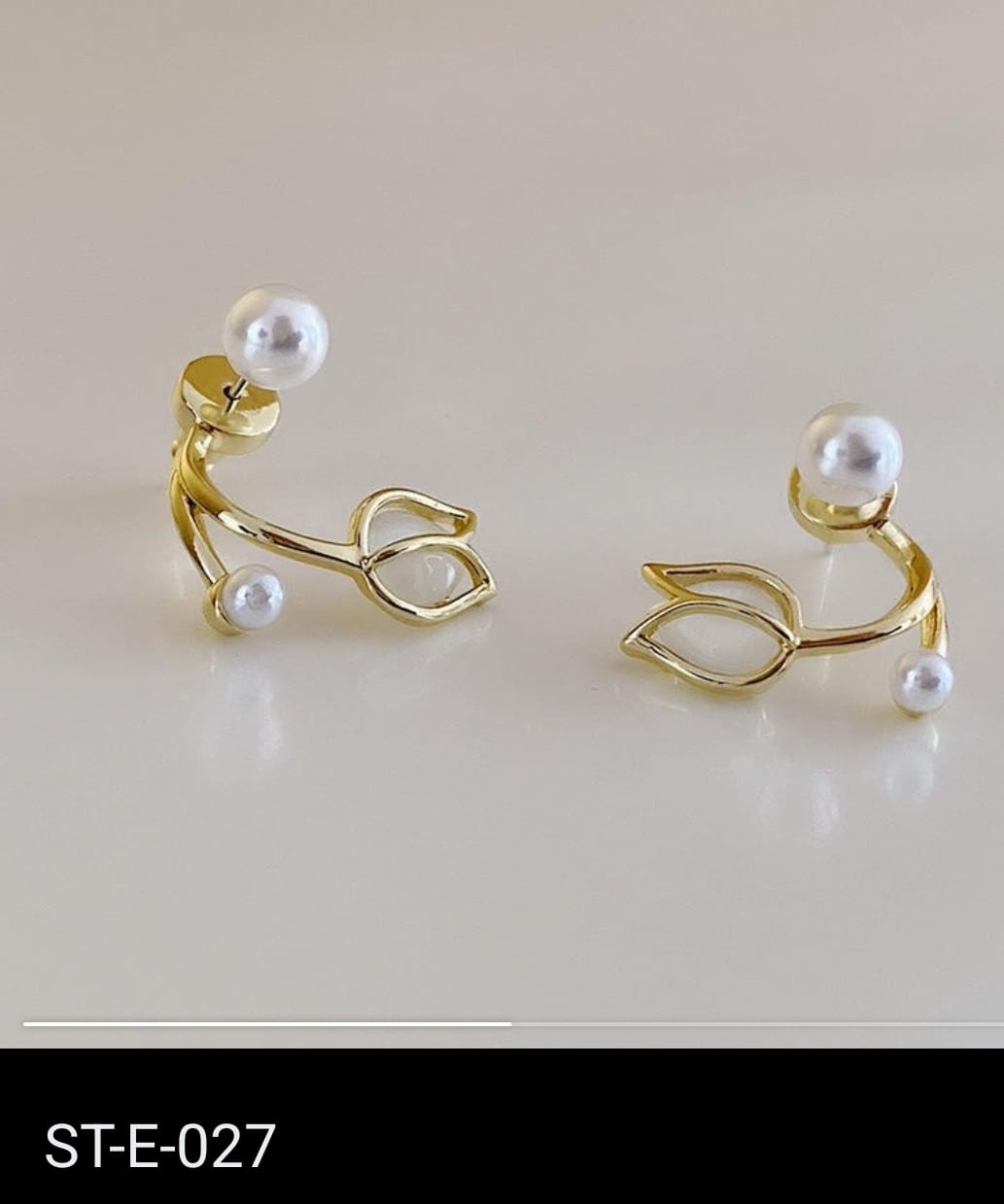 Pearl Accent Studs